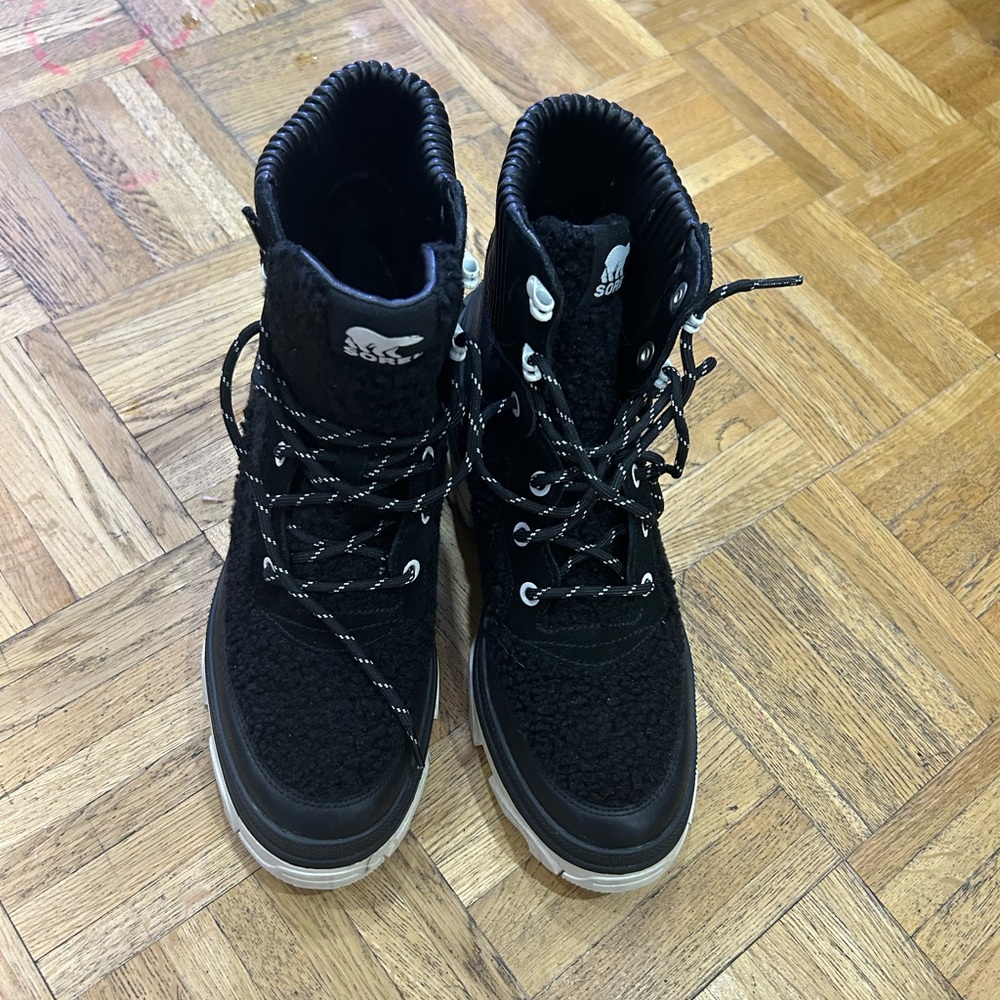 Sorel boots size 9
